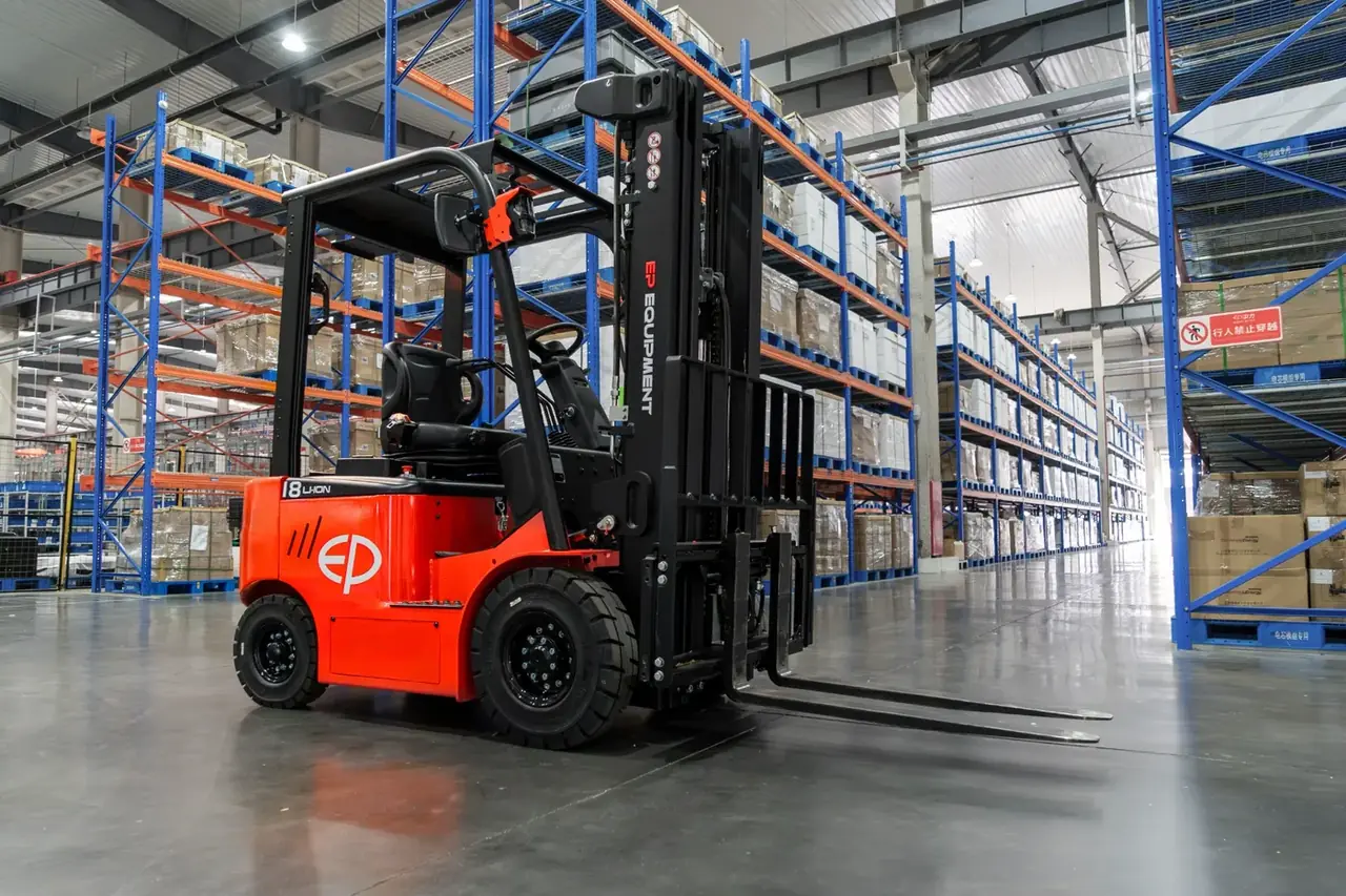 Chariot élévateur électrique — Batterie lithium EFL183 — vue 4
