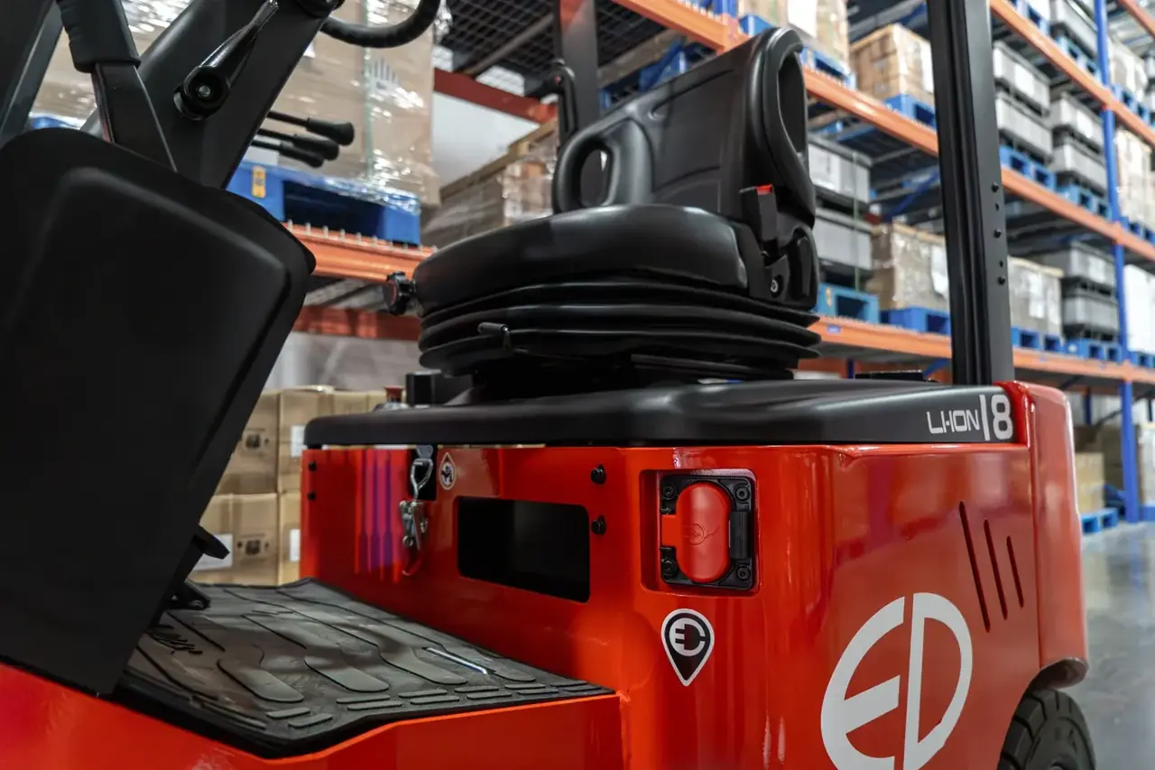 Chariot élévateur électrique — Batterie lithium EFL183 — vue 7