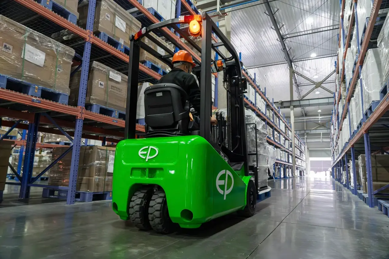 Chariot élévateur — Compact TCL101 — vue 2