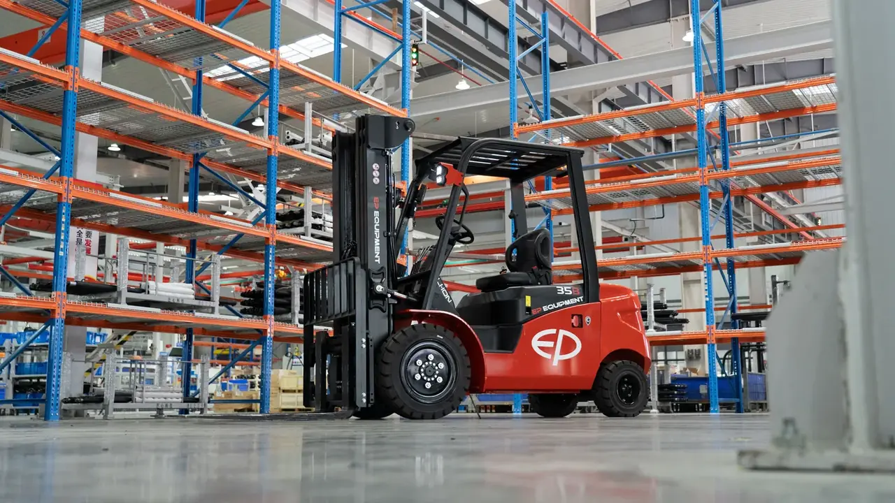 Chariot élévateur — Tout terrain EFL253 — vue 4