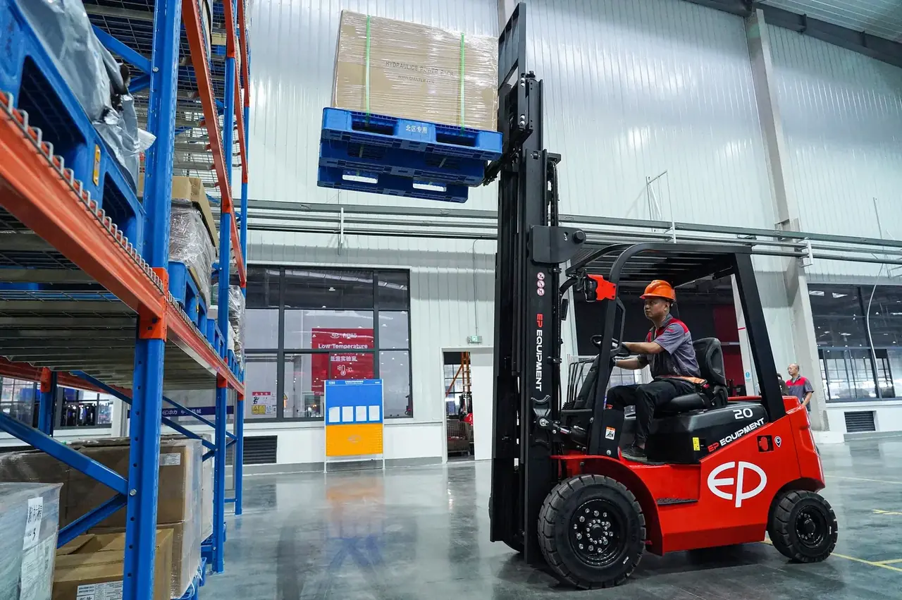 Chariot élévateur électrique — Polyvalent EFL203 — vue 8