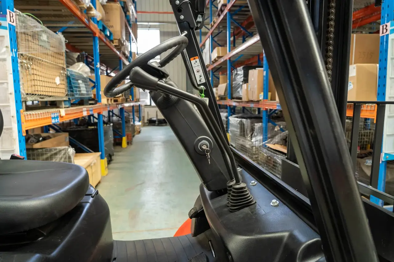 Chariot élévateur électrique — Lithium EFL303 — vue 4